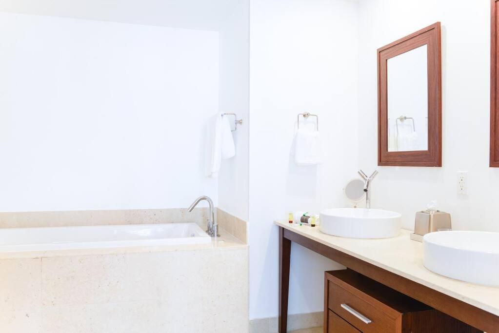 Wonderful 2 Bedroom Apt With Ocean Views At Icon Brickell Miami Exterior foto